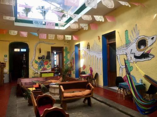 Χώρος καθιστικού στο Iguana Hostel Oaxaca