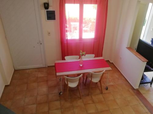 Gambar di galeri bagi Point Twins Apartments di Vrontádos