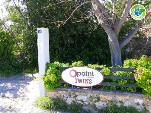 Sijil, anugerah, tanda atau dokumen lain yang dipamerkan di Point Twins Apartments