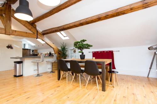 LB Vacation Rentals I Big Loft 107m2, 10min Walk to Palais des Festivals