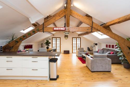 LB Vacation Rentals I Big Loft 107m2, 10min Walk to Palais des Festivals