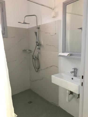 Koupelna v ubytování Hotel Fiona Symi