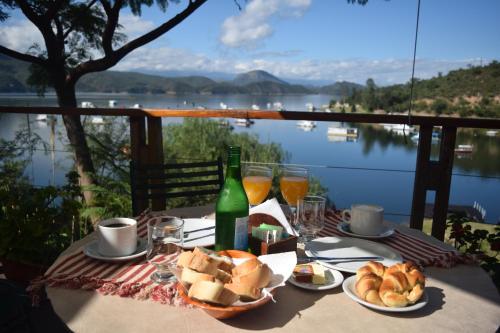 Peisaj natural din apropierea acestui hotel