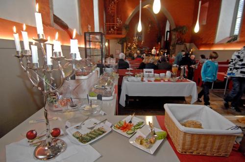 Makanan di atau berdekatan hotel