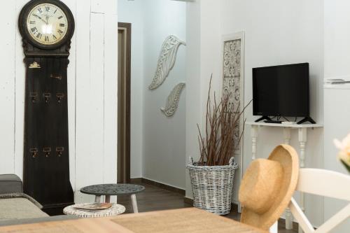 EvaEle Luxury Boutique