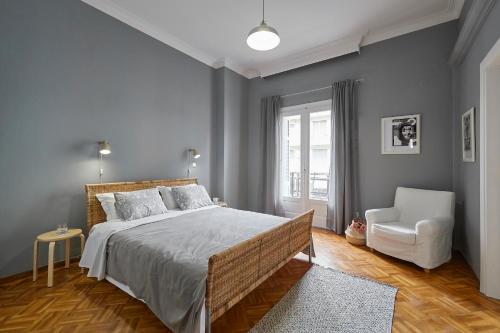 Bright Bright A Central Apartment With Balcony