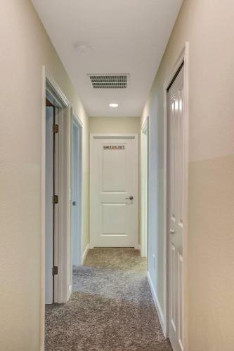 F - New 4 Bedroom Home - 5 Miles to Disney - Free Water Park - Private Pool photo 52