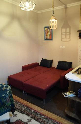 Zona d'estar a Librarians' Flat