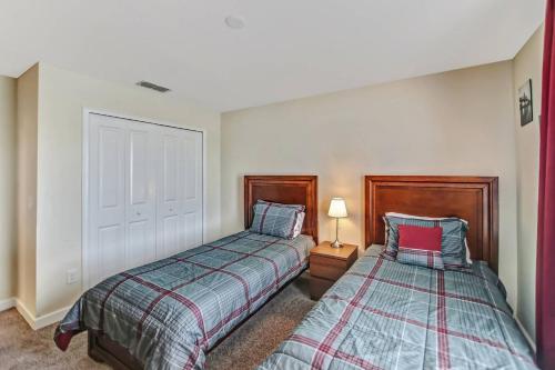 F - New 4 Bedroom Home - 5 Miles to Disney - Free Water Park - Private Pool photo 48