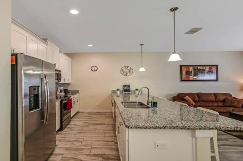 F - New 4 Bedroom Home - 5 Miles to Disney - Free Water Park - Private Pool photo 18