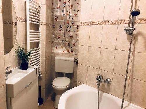 Ένα μπάνιο στο Grace Rooms and Apartments Budapest