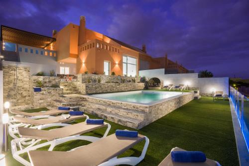 AMAZING ViLLA ANDREA, OOCEAN VIEW, HEATED POOL