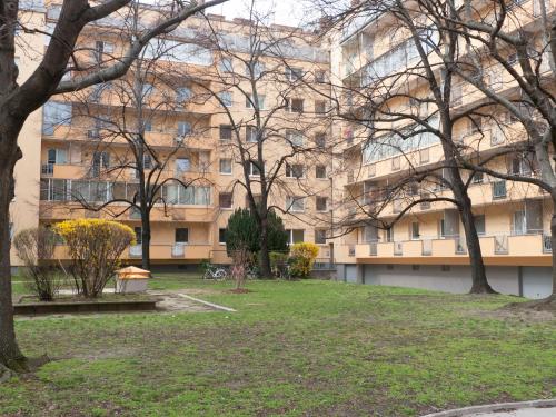 Spacious 2Rooms central area