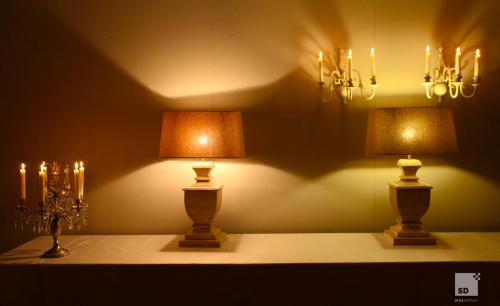 two lamps sitting on a table in a room at Locanda Dei Cinque Cerri in Sasso Marconi