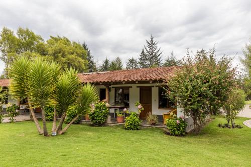 Taman di luar Ensenada Hotel y Campo Asociado Casa Andina