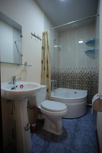 Nurobod Guesthouse tesisinde bir banyo