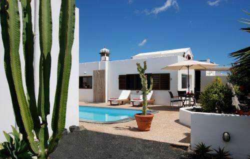 Bazén v ubytovaní Casa Azmira del Mar alebo v jeho blízkosti