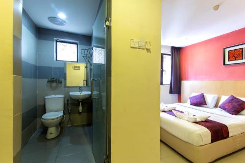 Signature Hotel KL Sentral tesisinde bir banyo