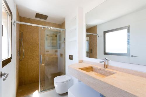 Maison Ses Covetes tesisinde bir banyo