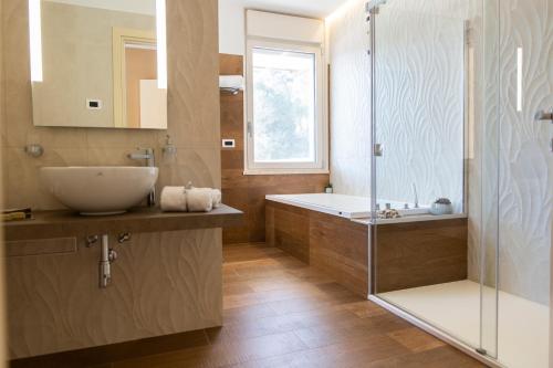 Koupelna v ubytování Aurum Suites