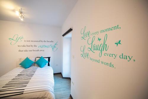 Ένα ή περισσότερα κρεβάτια σε δωμάτιο στο AZZURRO APARTMENT Piran