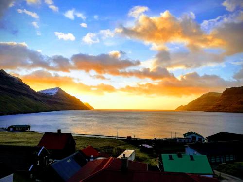 Fotografie z fotogalerie ubytování Gøtugjógv Log House v destinaci Gøtugjógv