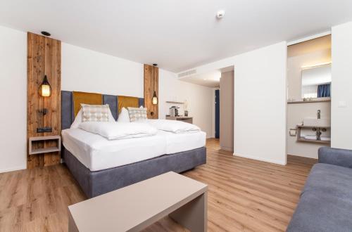 Postel nebo postele na pokoji v ubytování Hotel Engel