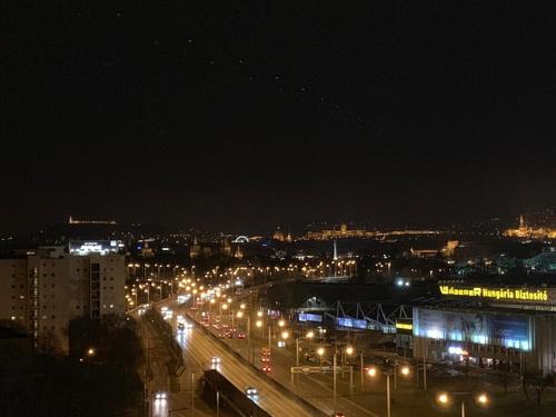 Výhľad na mesto Budapešť alebo výhľad na mesto priamo z apartmánu