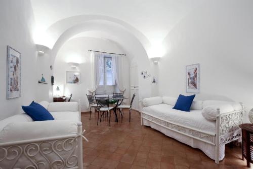 Ένα ή περισσότερα κρεβάτια σε δωμάτιο στο Vicolo 23 House