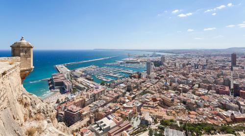 an aerial view of a city and the ocean at Jonás 1 in Alicante