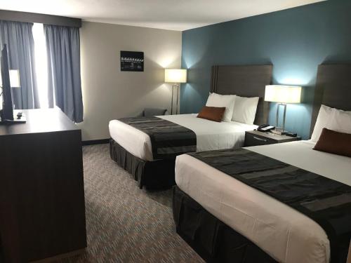 Grand Hotel Kissimmee at Celebration - Shuttle to Theme Parks Image