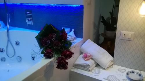Ένα μπάνιο στο Le Sinfonie Rooms