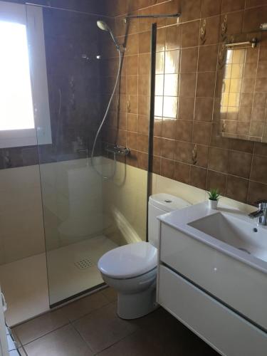 Koupelna v ubytování Apartaments La Pertusa 1r piso