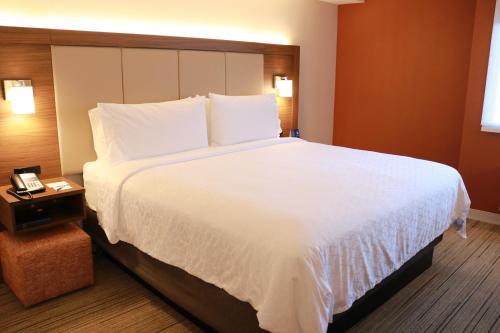 Holiday Inn Express Seattle - Sea-Tac Airport, an IHG Hotel Image