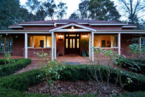 Κήπος έξω από το Ford House Bed & Breakfast