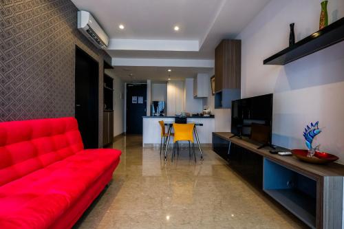 Кухня или мини-кухня в Elegant 1BR Branz BSD Apartment near AEON Mall By Travelio
