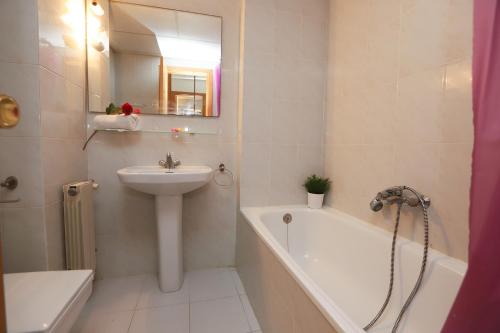 COSTA DAURADA APARTAMENTS -102 Internacional