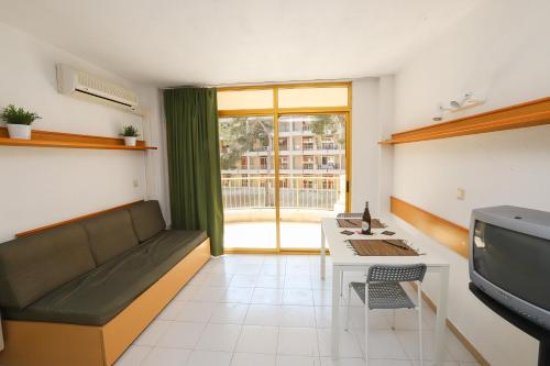 COSTA DAURADA APARTAMENTS -102 Internacional
