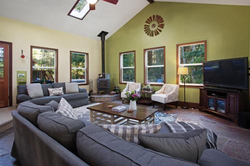 Fort Bragg Farmhouse – Photos 4