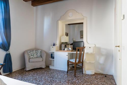 Фотография из галереи Locanda Ai Santi Apostoli Sul Canal Grande - Ferretti Hotels Collection в Венеции