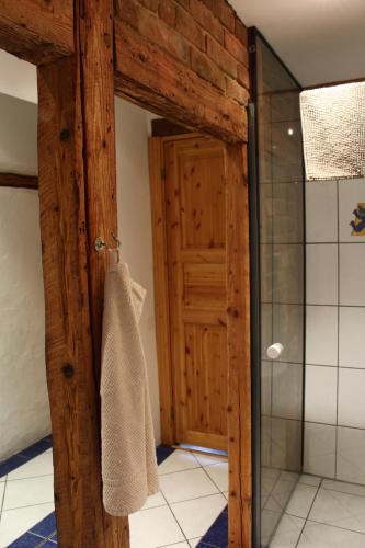 Koupelna v ubytování Ferienwohnung Teufelsmauer "Waldhaus"