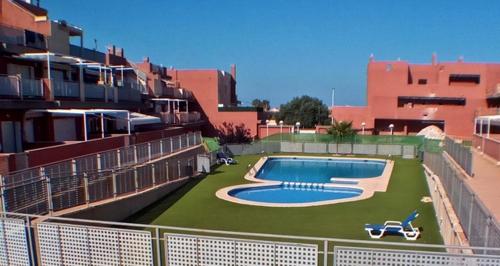 O vedere a piscinei de la sau din apropiere de Paraíso en la Loma de Santa Pola