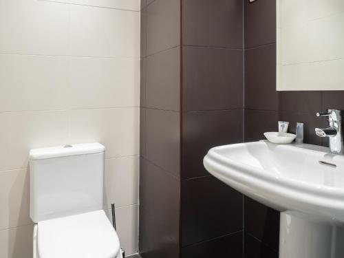 Koupelna v ubytování 2275-Superb new apt on Valle Romano, golf view