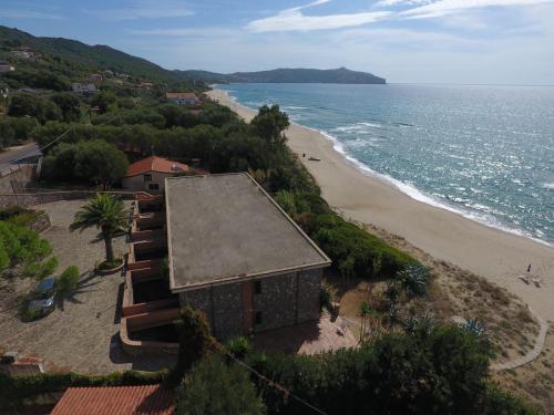 Gallery image of Residence Le Palme - Appartamenti sul mare - Spiaggia tra Palinuro e Caprioli in Pisciotta