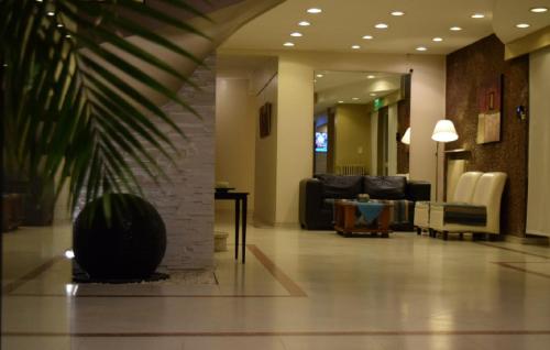 Uma área de estar em Hotel Hernandarias