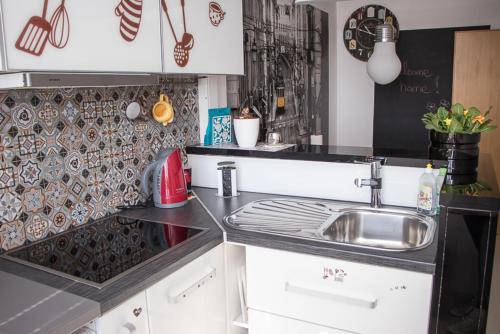 Dapur atau dapur kecil di Apartment Travel hub ***