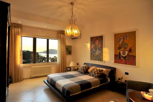 Gallery image of IL golfo artisti e poeti villa thea in Lerici