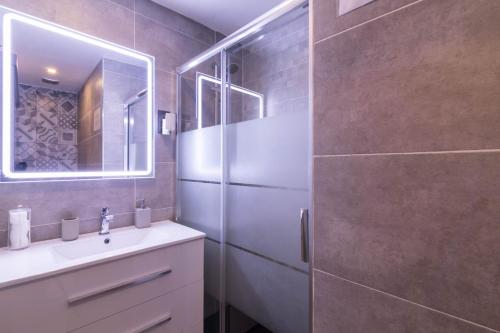 Et badeværelse på Mediterranean Suite