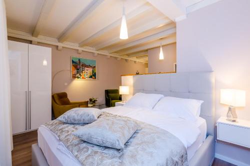 Villa Flores Studio Apartment