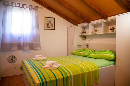 Postel nebo postele na pokoji v ubytování Charming villa with sea view and swimming pool